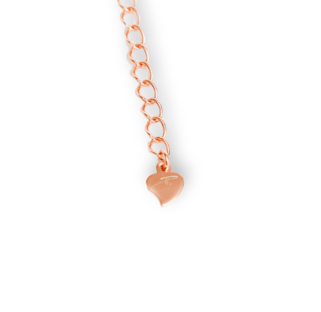 Delicate pendant necklace with positive affirmation