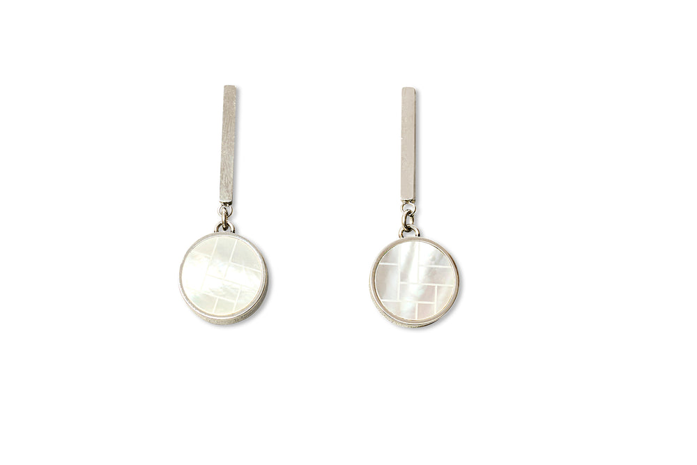 Love is Precious - Earrings in White Gold